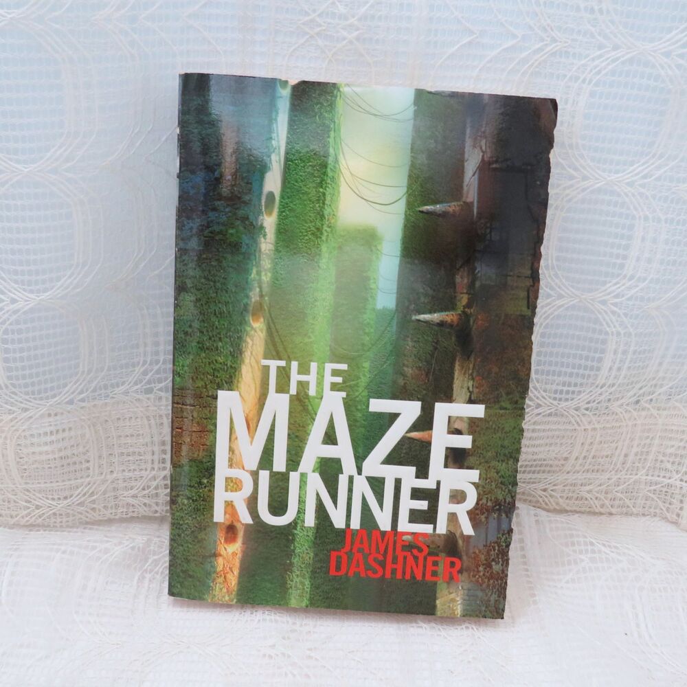 Maze Runner First Trade Paperback Book James Dashner Dystopian Science Fiction